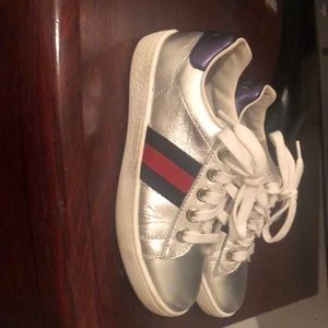 Silver metallic leather with blue leather gucci